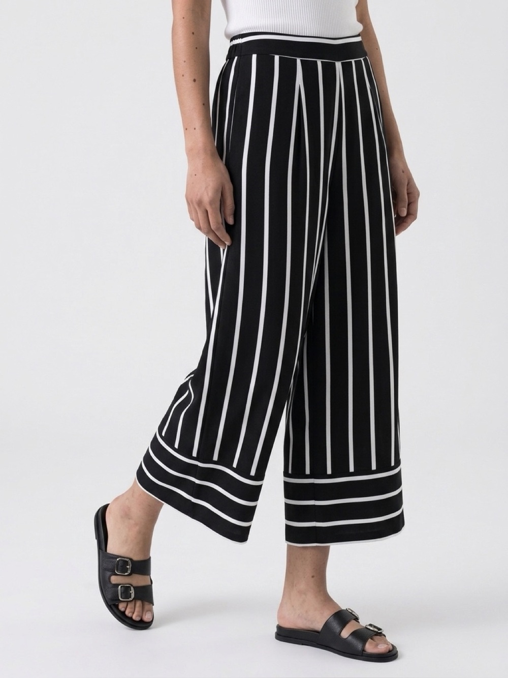 NWOT - Women’s Black and White Striped Wide Leg Pants